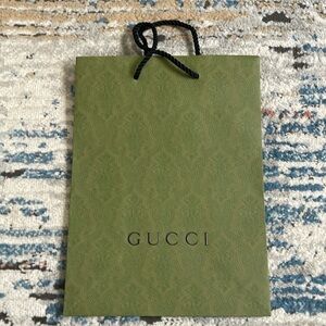 Medium size Gucci bag empty